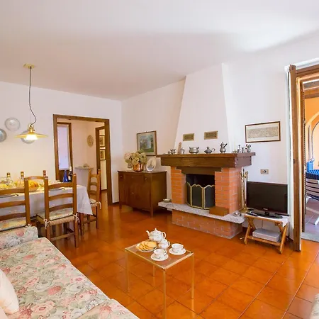 Poggio Fiorito Loggetta Apartamento *